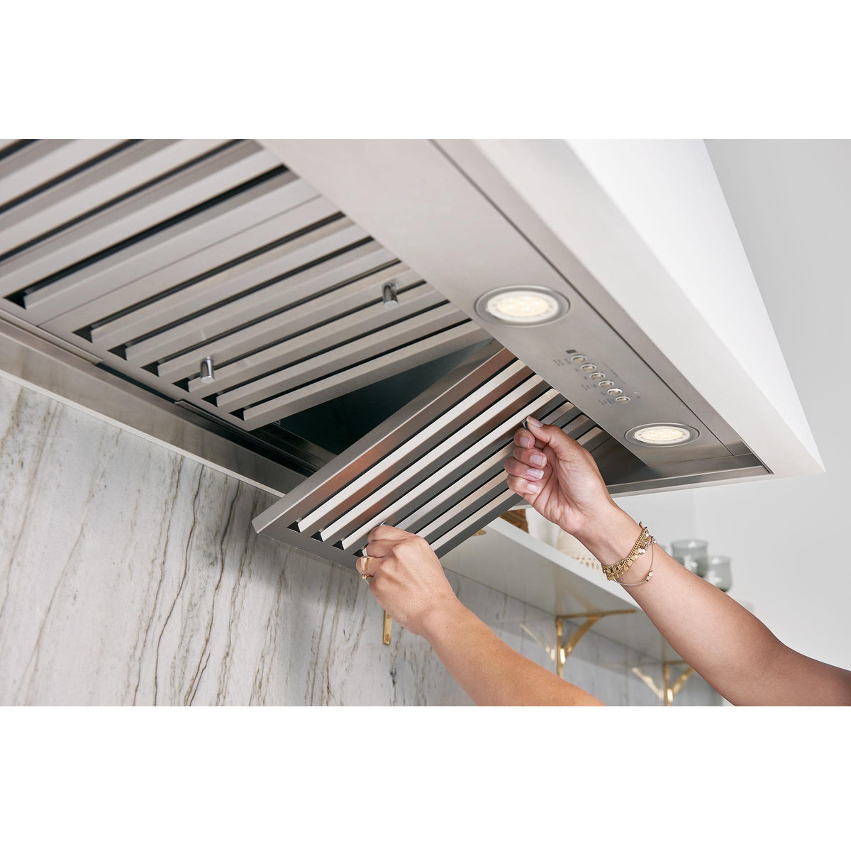  GE 36-inch Built-in Hood Insert UVC9360SLSS IMAGE 7