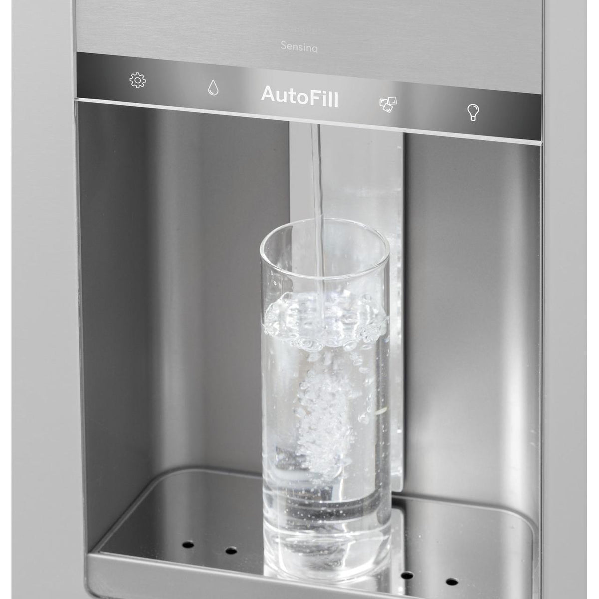  Café 36-inch 27.8 cu. ft. French 4-Door Refrigerator CVE28DP2NS1 IMAGE 5
