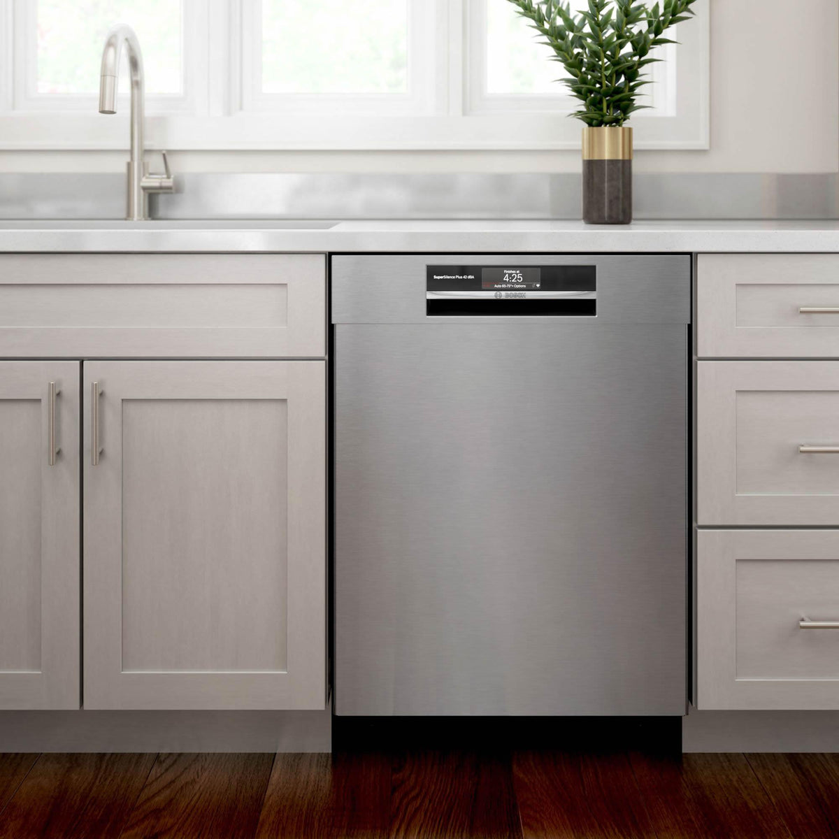  Bosch 24-inch Built-In Dishwasher with CrystalDry™ technology SHEM78ZH5N IMAGE 6