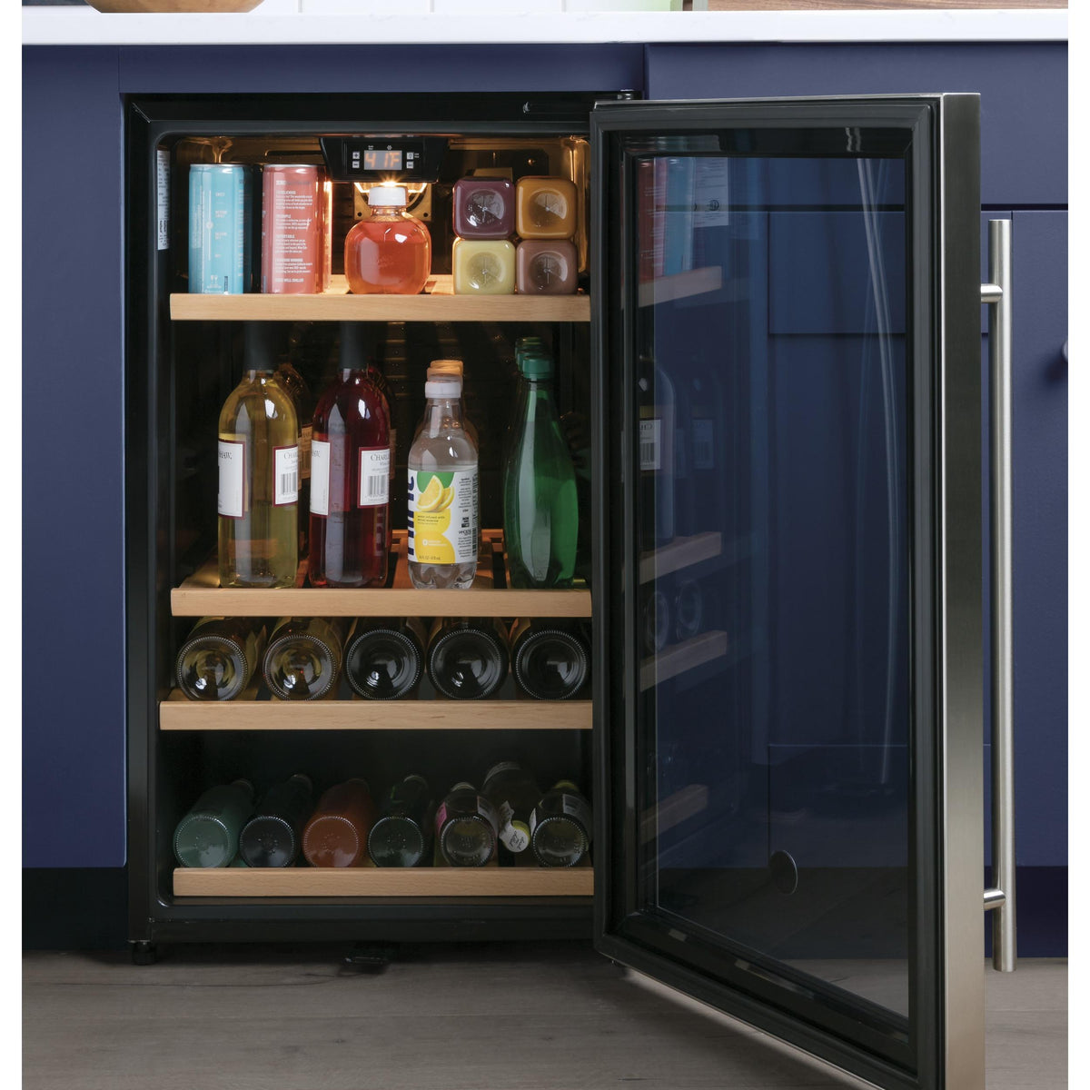  GE 4.1 cu.ft. Freestanding Beverage Center GVS04BQNSS IMAGE 8