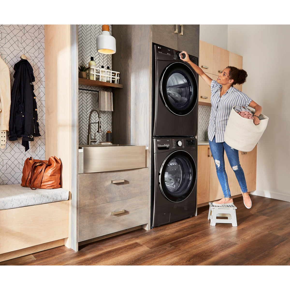  LG 7.4 cu.ft. Electric Dryer with TurboSteam™ Technology DLEX4200B IMAGE 14