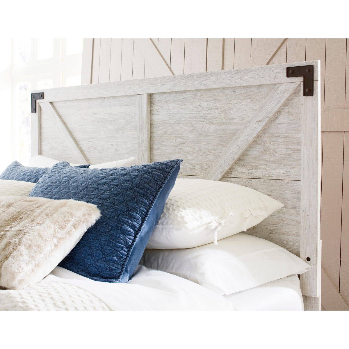  Signature Design by Ashley Shawburn EB4121B1 Queen Crossbuck Panel Platform Bed IMAGE 5