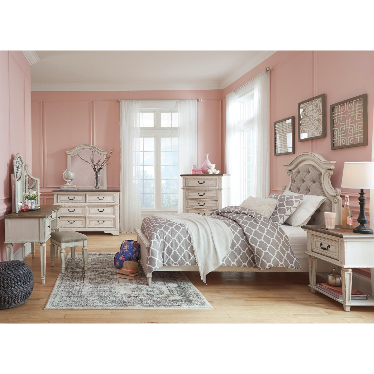  Signature Design by Ashley Realyn B743B12 Dresser and Mirror IMAGE 5