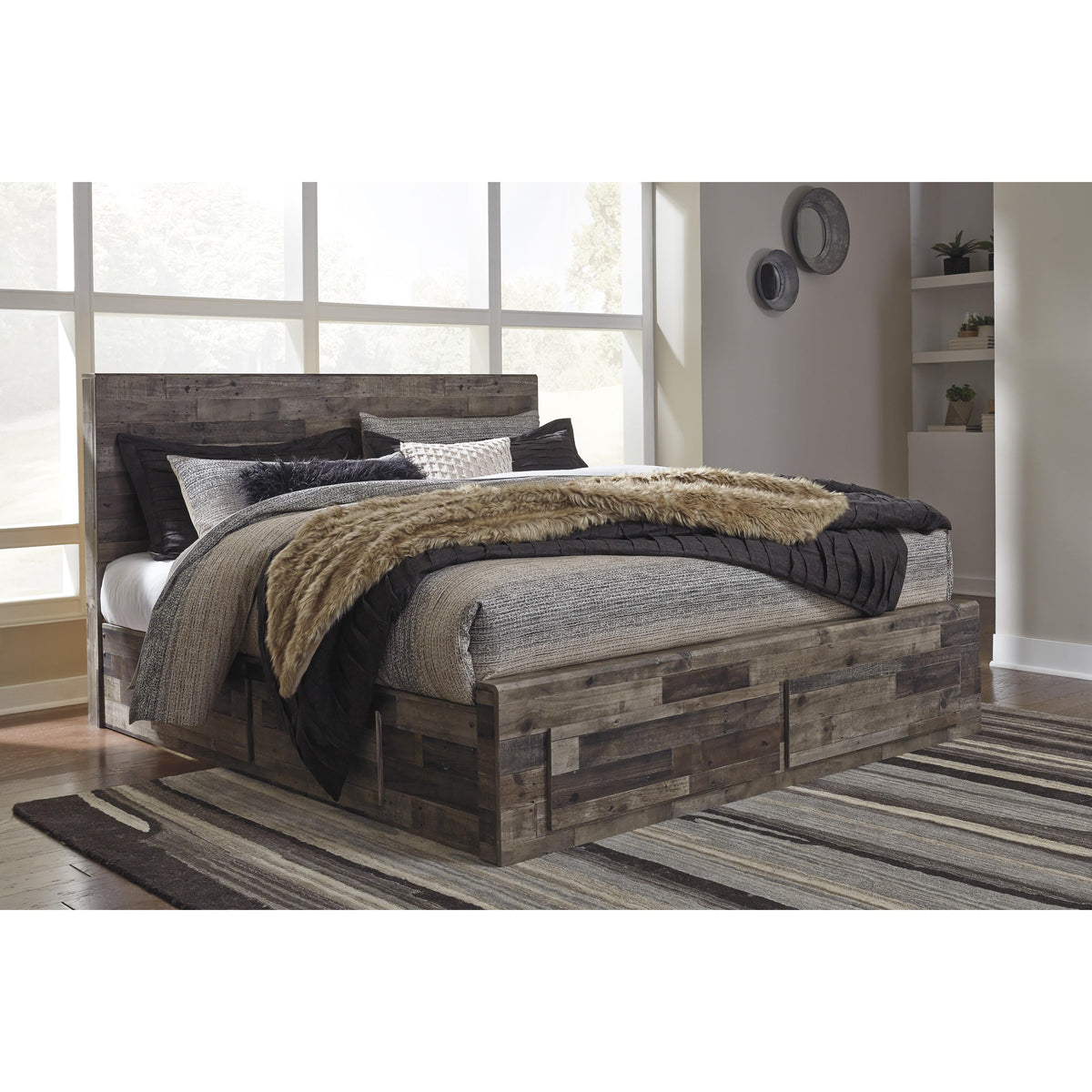  Benchcraft Derekson B200B19 King Panel Bed with 4 Storage Drawers IMAGE 2