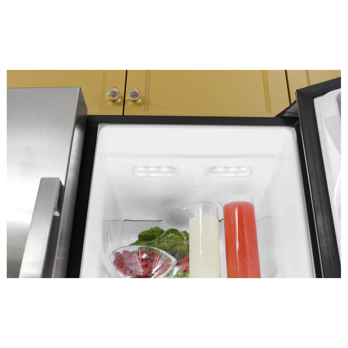  GE 33-inch, 23 cu. ft. Side-By-Side Refrigerator with Water and Ice Dispensing System GSS23GYPFS IMAGE 9
