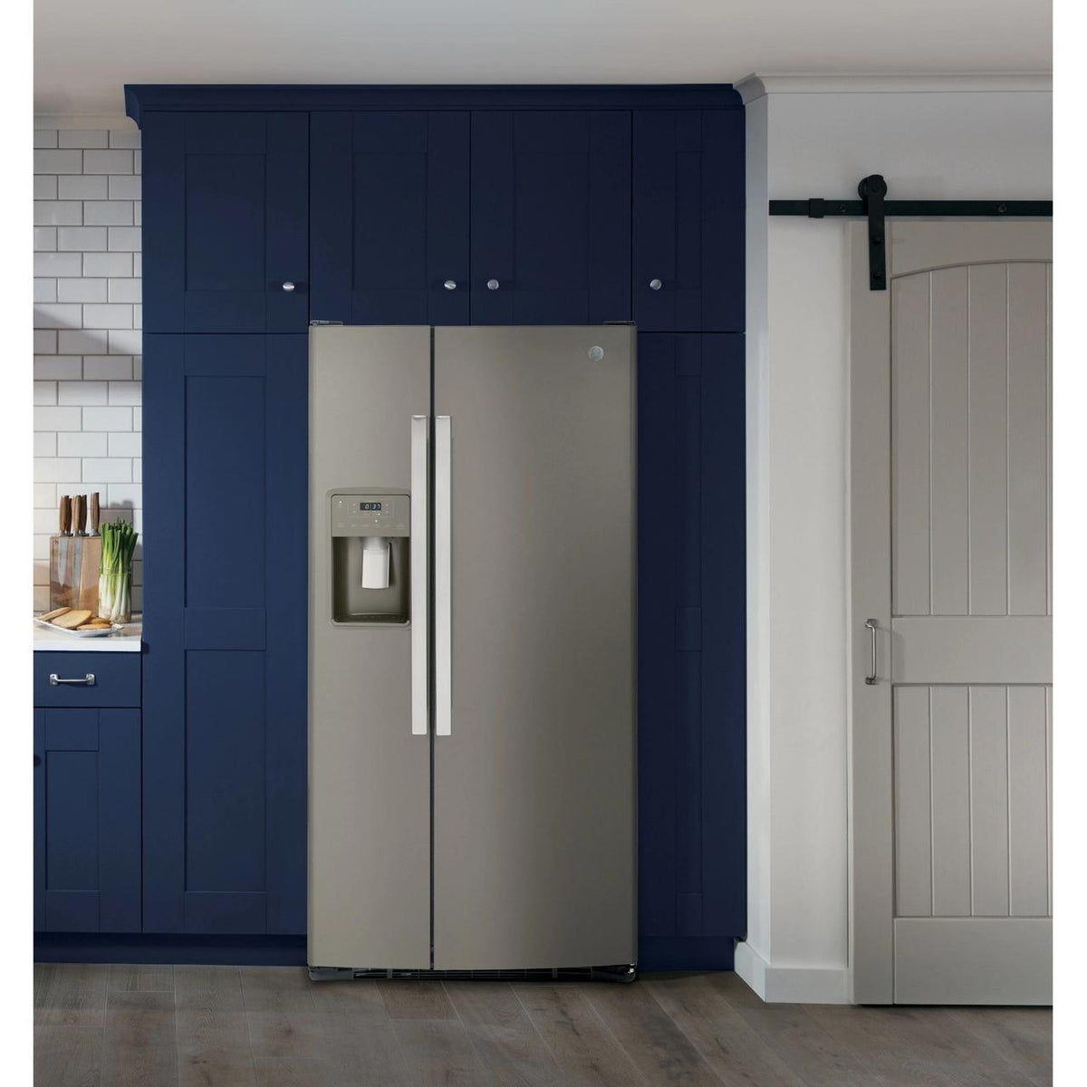  GE 33-inch, 23 cu. ft. Side-By-Side Refrigerator with Water and Ice Dispensing System GSS23GMPES IMAGE 8