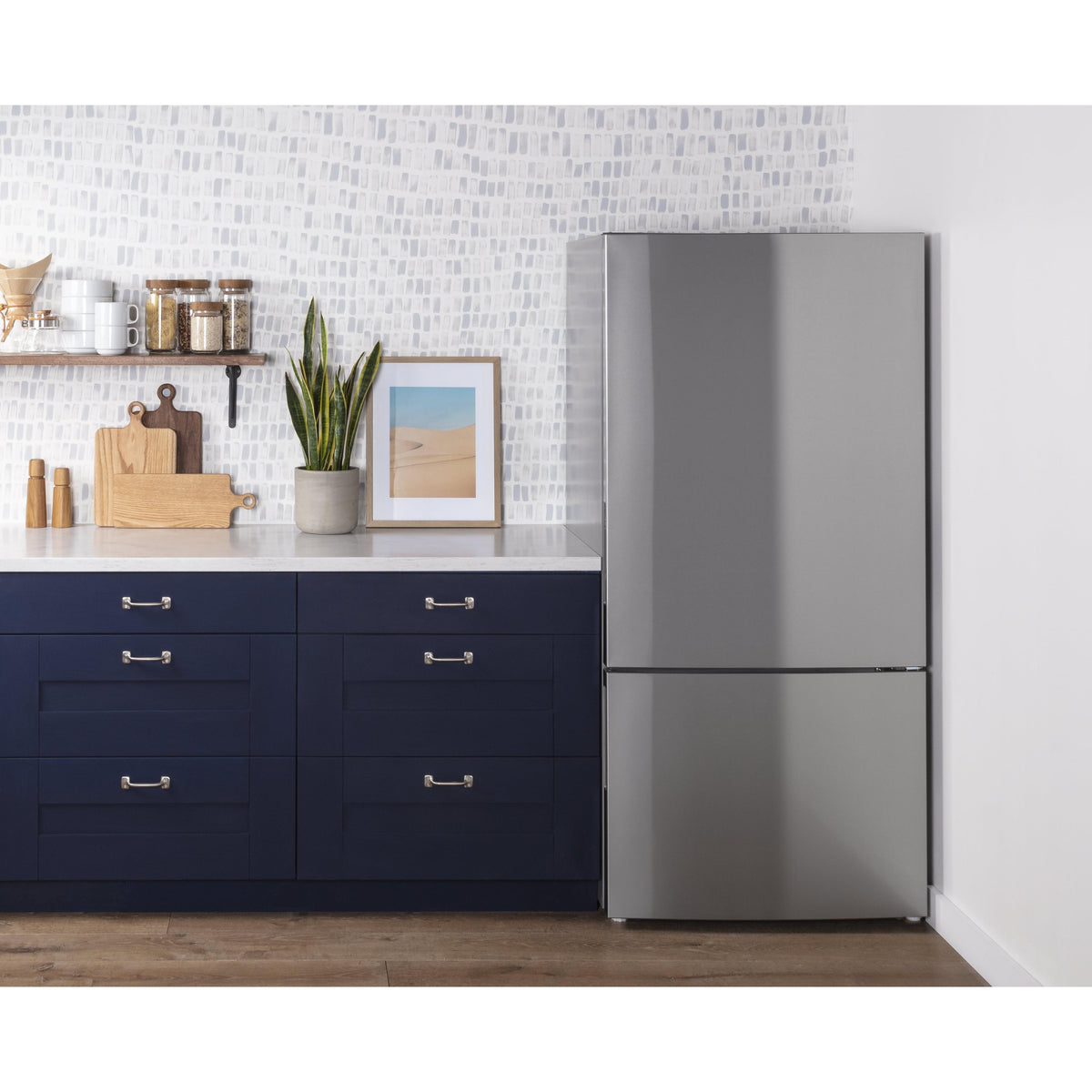  GE 32-inch, 17.7 cu.ft. Counter-Depth Bottom Freezer Refrigerator with LED Lighting GBE17HYRFS IMAGE 14