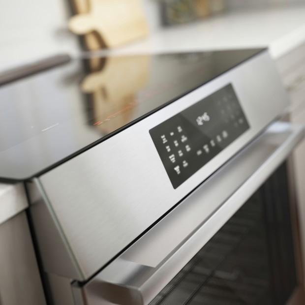  Bosch 30-inch Slide-in Induction Range with Genuine European Convection HIIP057C IMAGE 13