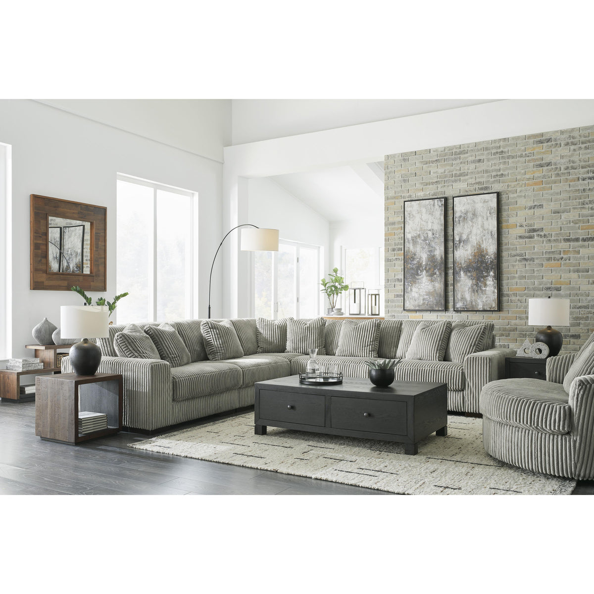  Signature Design by Ashley Lindyn 2110521 Oversized Swivel Accent Chair IMAGE 6