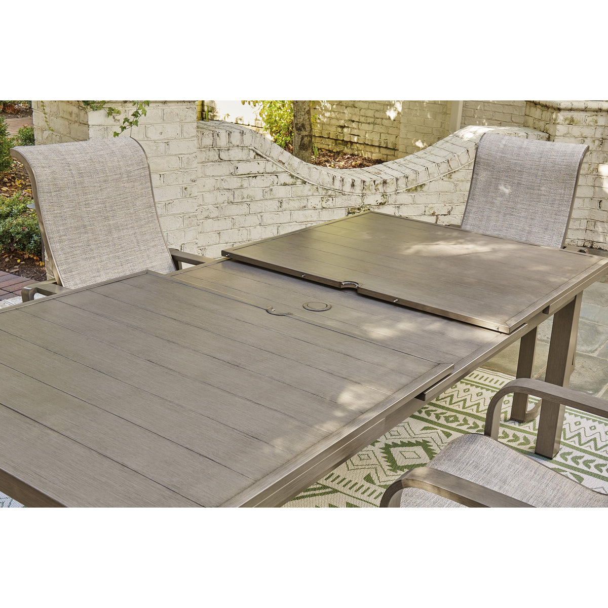 Signature Design by Ashley Beach Front P323-635 Rectangular Dining Room Extension Table IMAGE 10