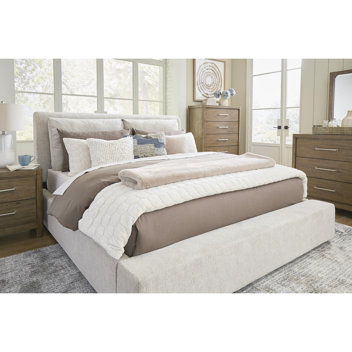  Signature Design by Ashley Cabalynn B974B6 King Upholstered Bed IMAGE 8