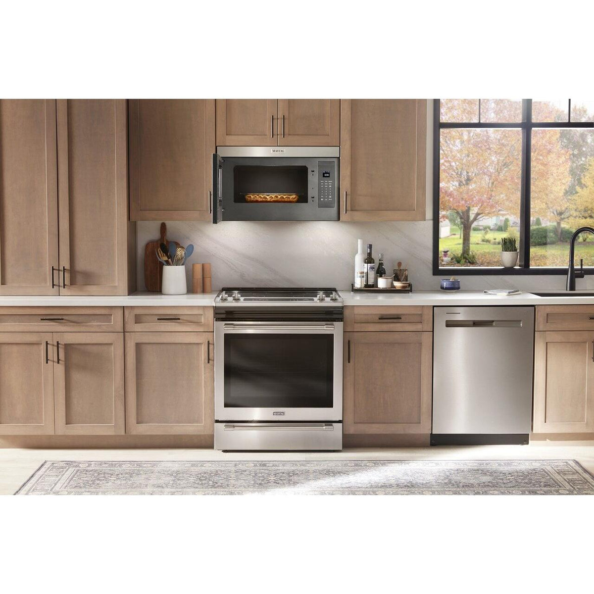  Maytag 30-inch, 1.1 cu.ft. Over-the-Range Microwave Oven YMMMF6030PZ IMAGE 17