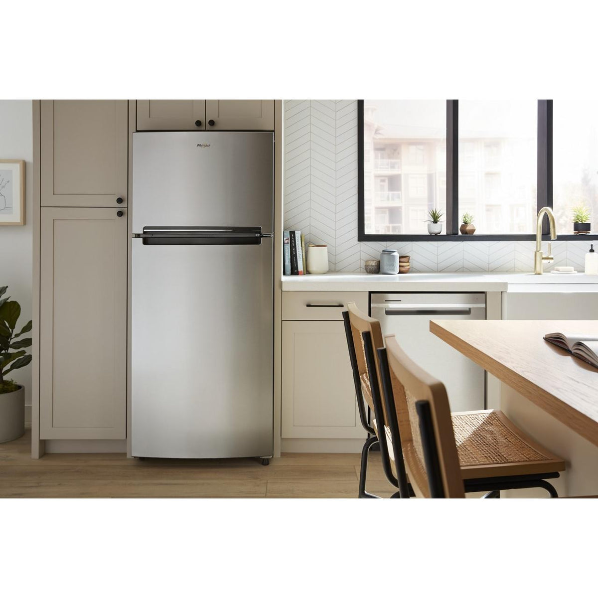  Whirlpool 28-inch Freestanding Top Freezer Refrigerator WRTX5328PM IMAGE 7