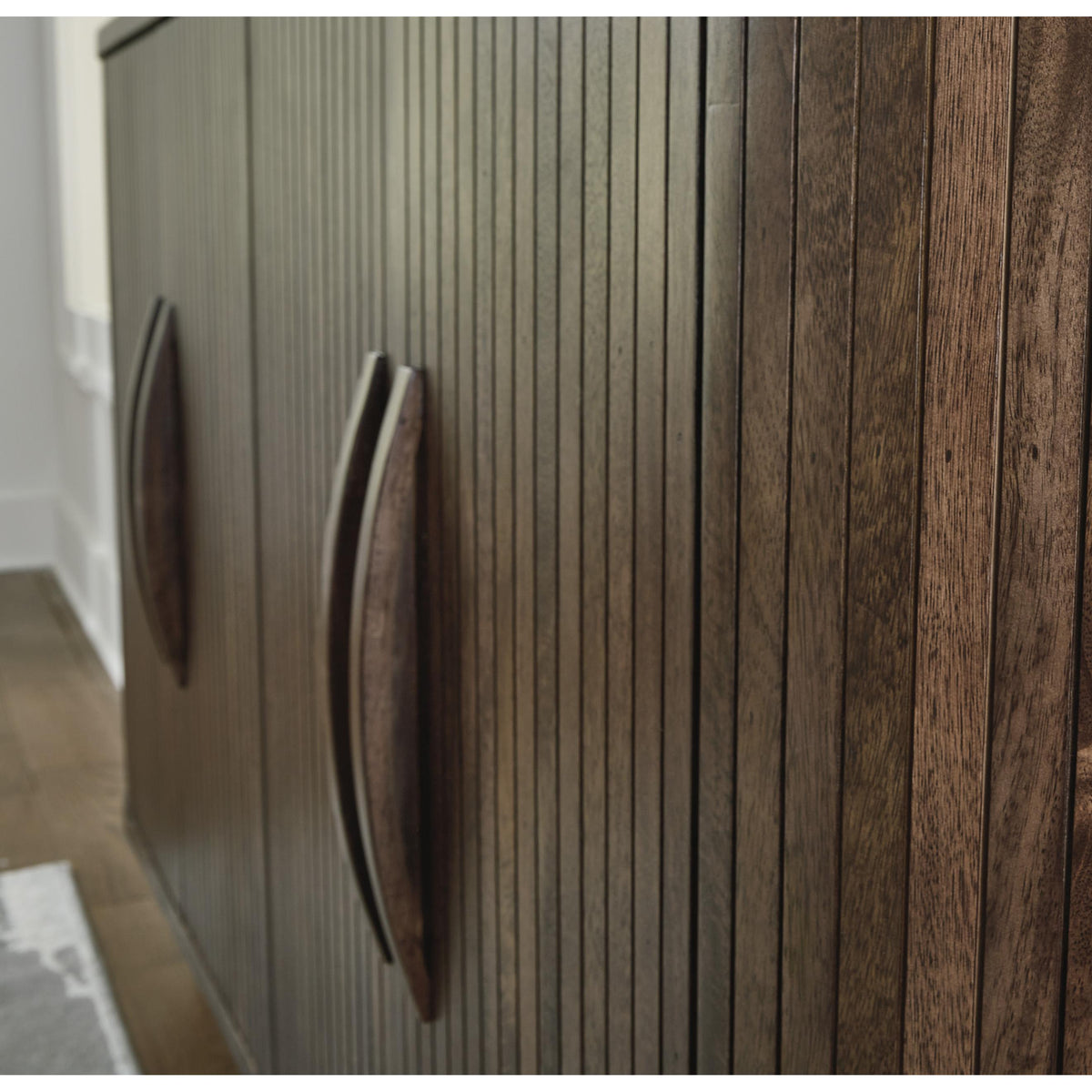  Signature Design by Ashley Amickly A4000571 Accent Cabinet IMAGE 8
