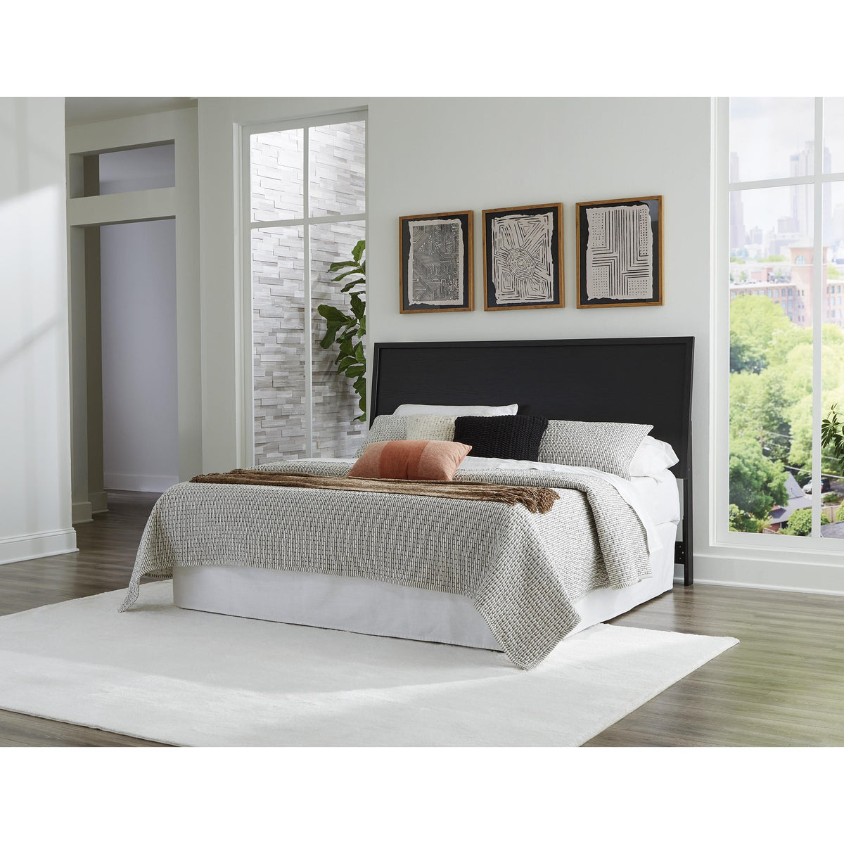  Signature Design by Ashley Danziar B1013-58 King Panel Headboard IMAGE 5
