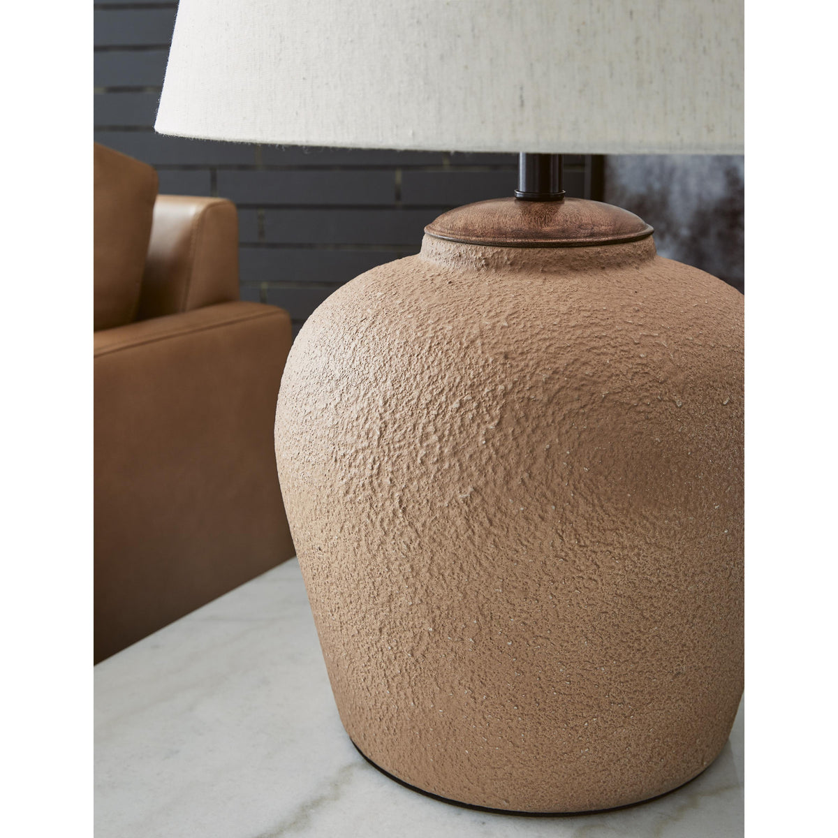  Signature Design by Ashley Scantor L207464 Metal Table Lamp IMAGE 3