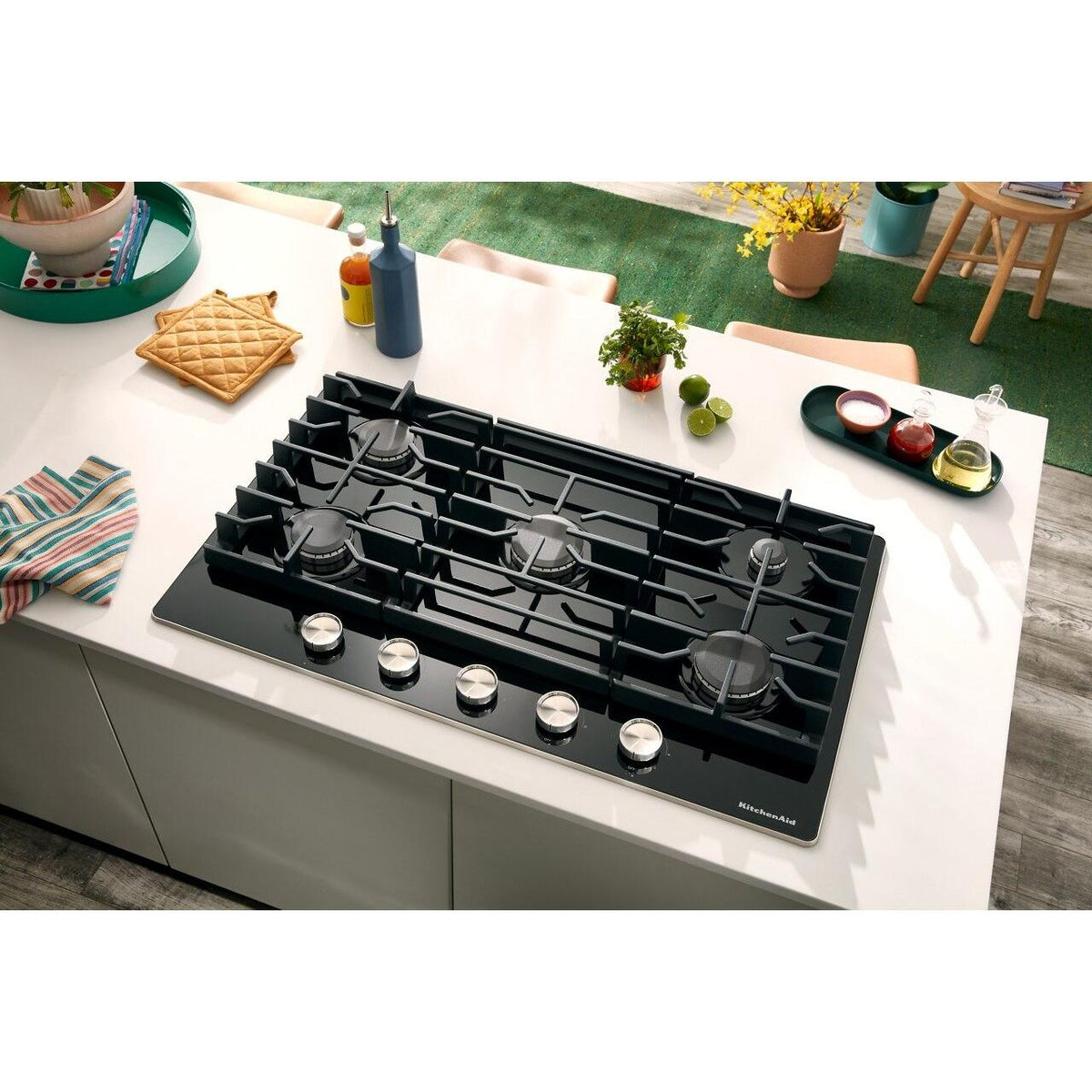  KitchenAid 30-inch Built-in Gas Cooktop with 5 Burners KCGG530PBL IMAGE 11