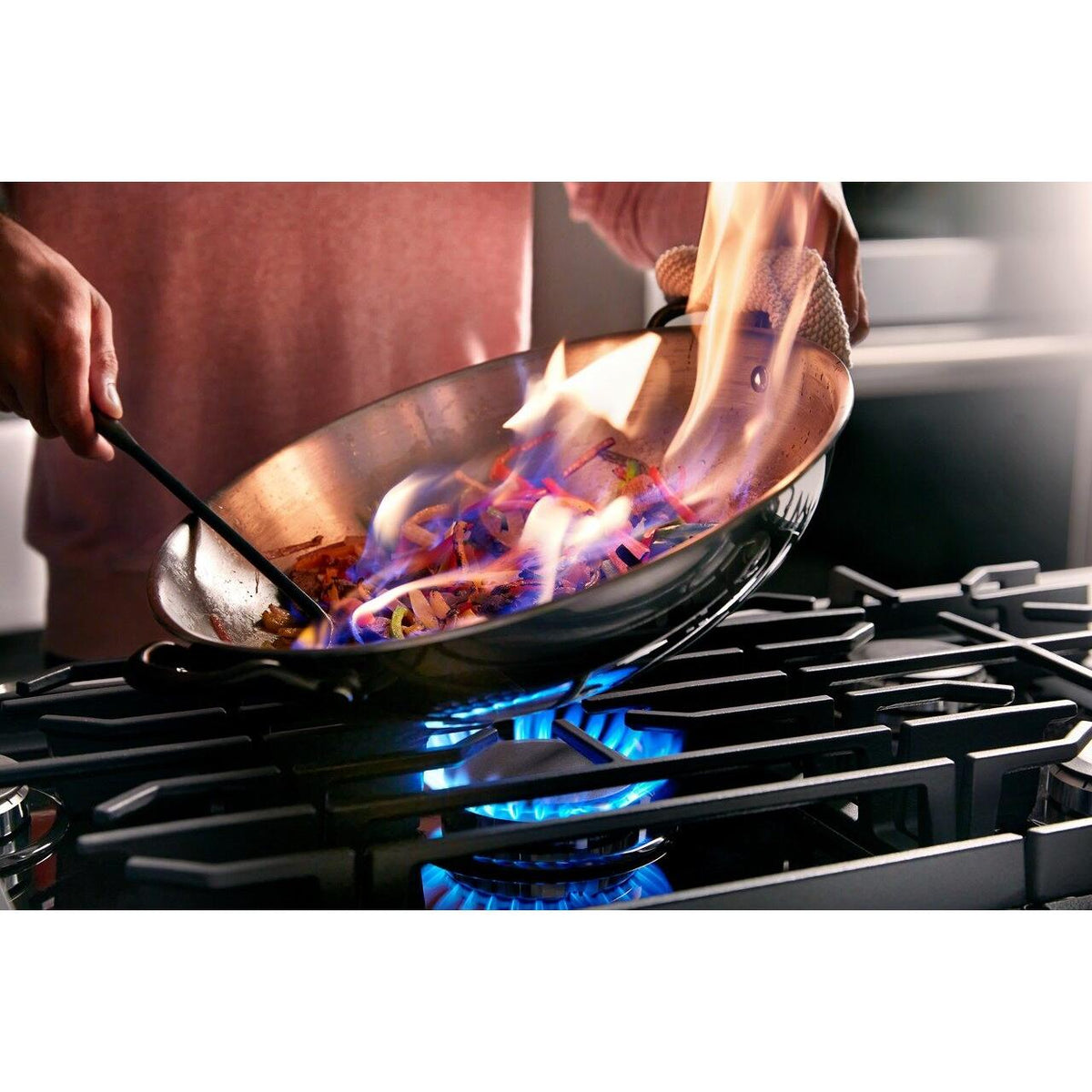  KitchenAid 36-inch Built-in Gas Cooktop with 5 Burners KCGG536PBL IMAGE 11