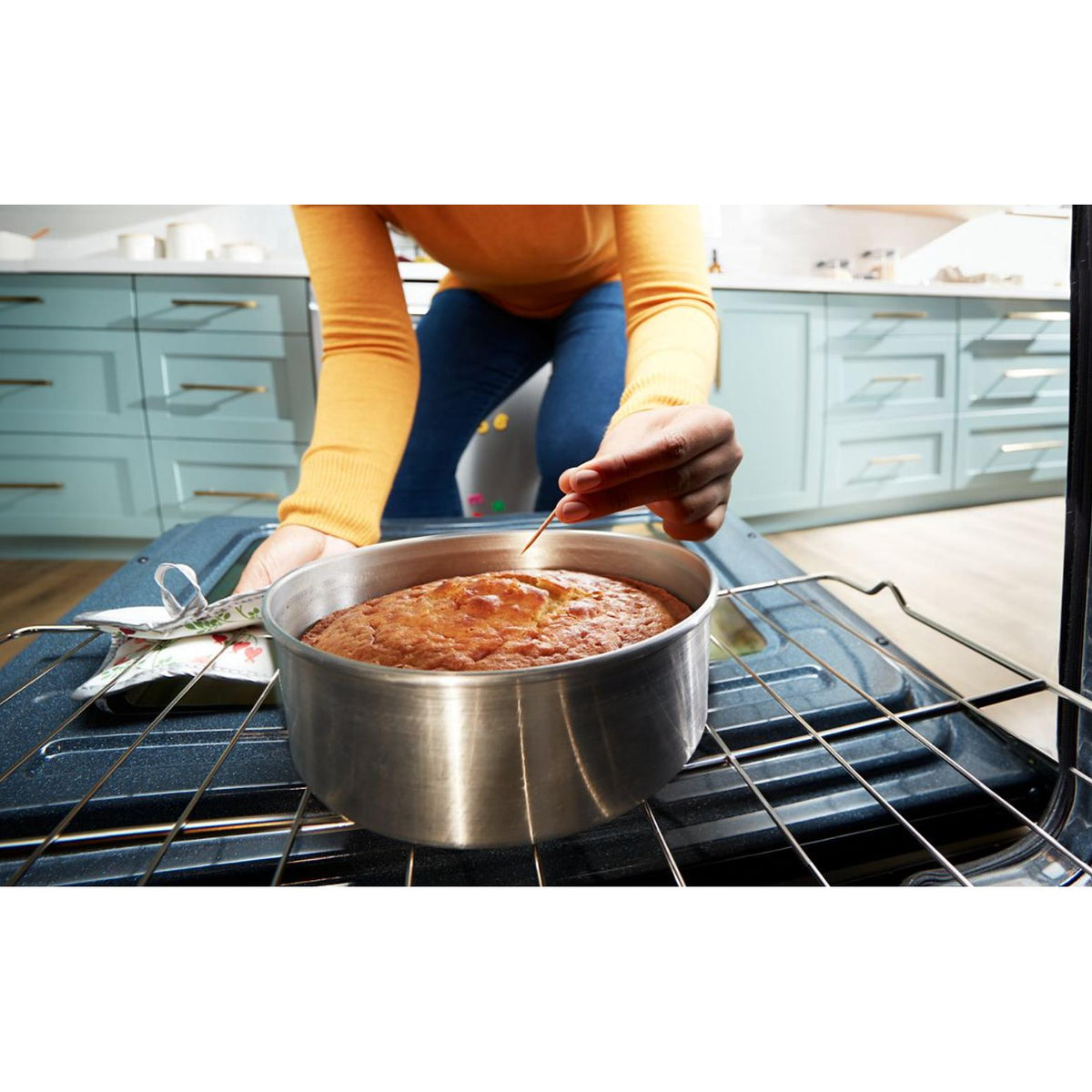  Whirlpool 30-inch Freestanding Electric Range YWFES3530RW IMAGE 7