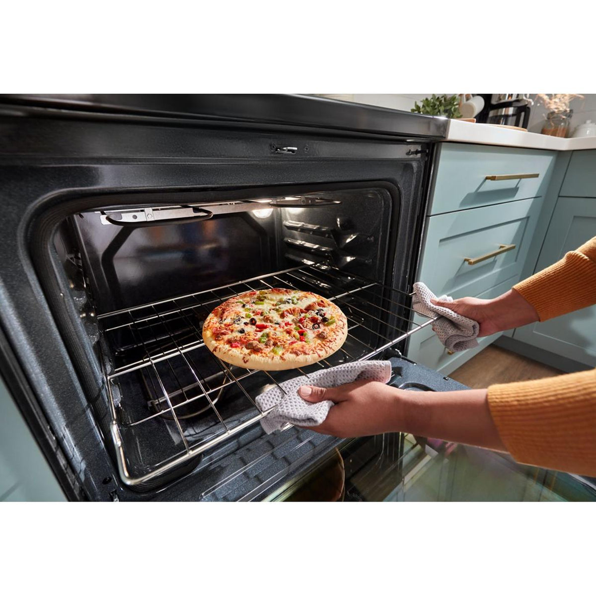  Whirlpool 30-inch Freestanding Electric Range YWFES3530RB IMAGE 6