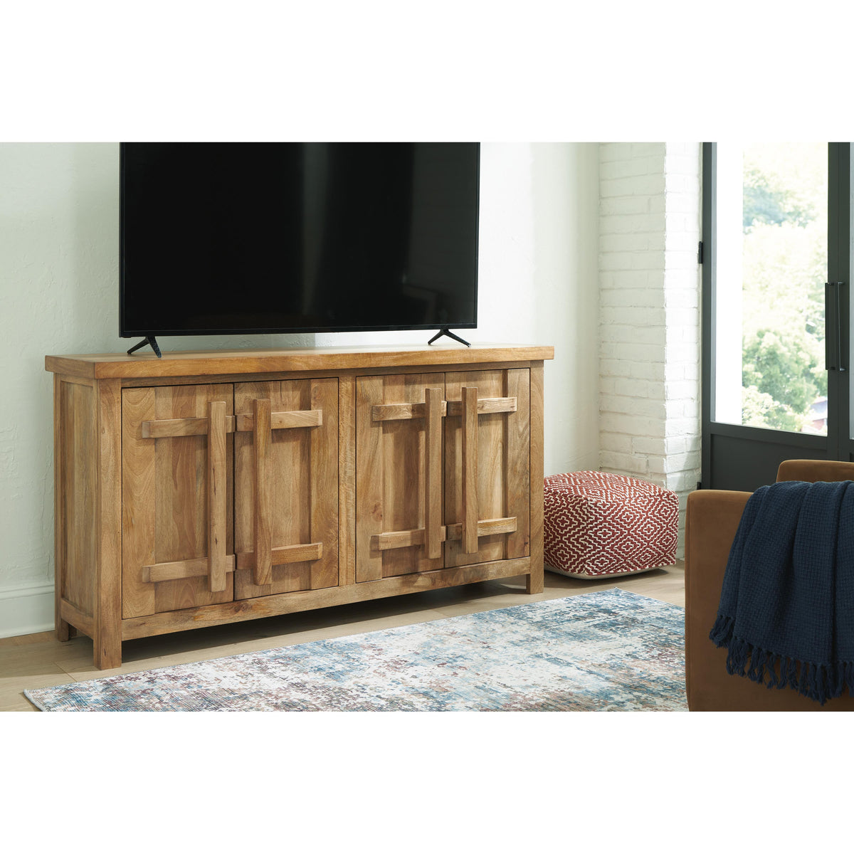  Signature Design by Ashley Dresor A4000578 Accent Cabinet IMAGE 6
