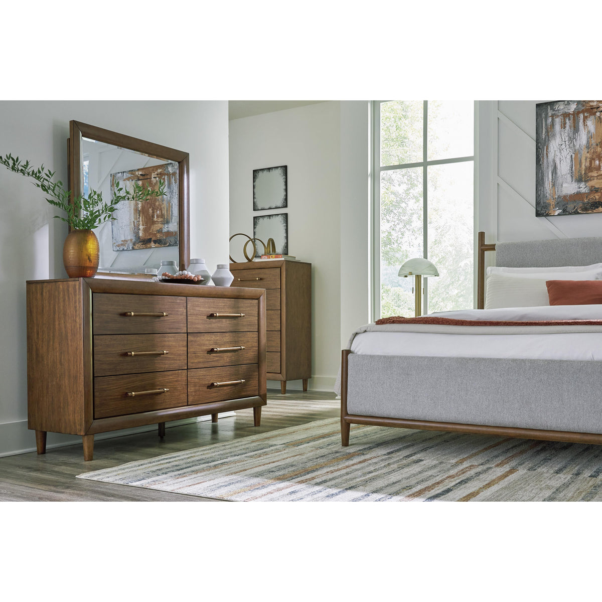  Signature Design by Ashley Lyncott B615-46 Five Drawer Chest IMAGE 7