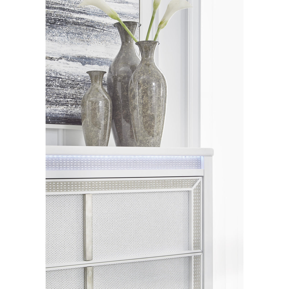  Signature Design by Ashley Chalanna B822-46 Five Drawer Chest IMAGE 6