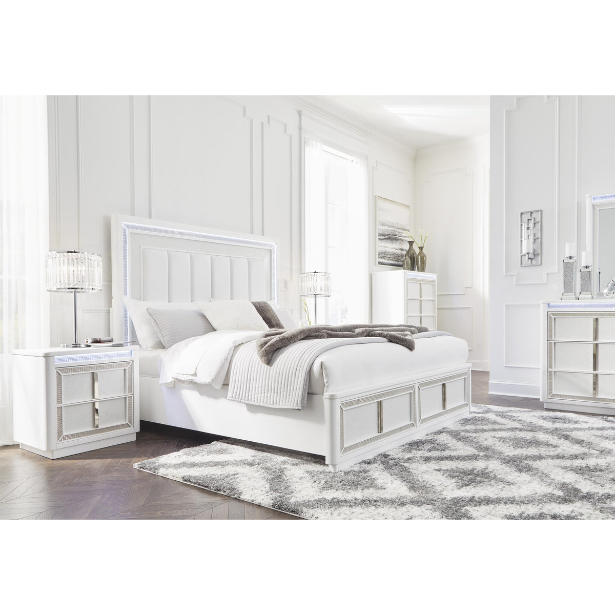 Signature Design by Ashley Chalanna Queen Upholstered Bed with Storage B822-57/B822-54S/B822-97 IMAGE 9