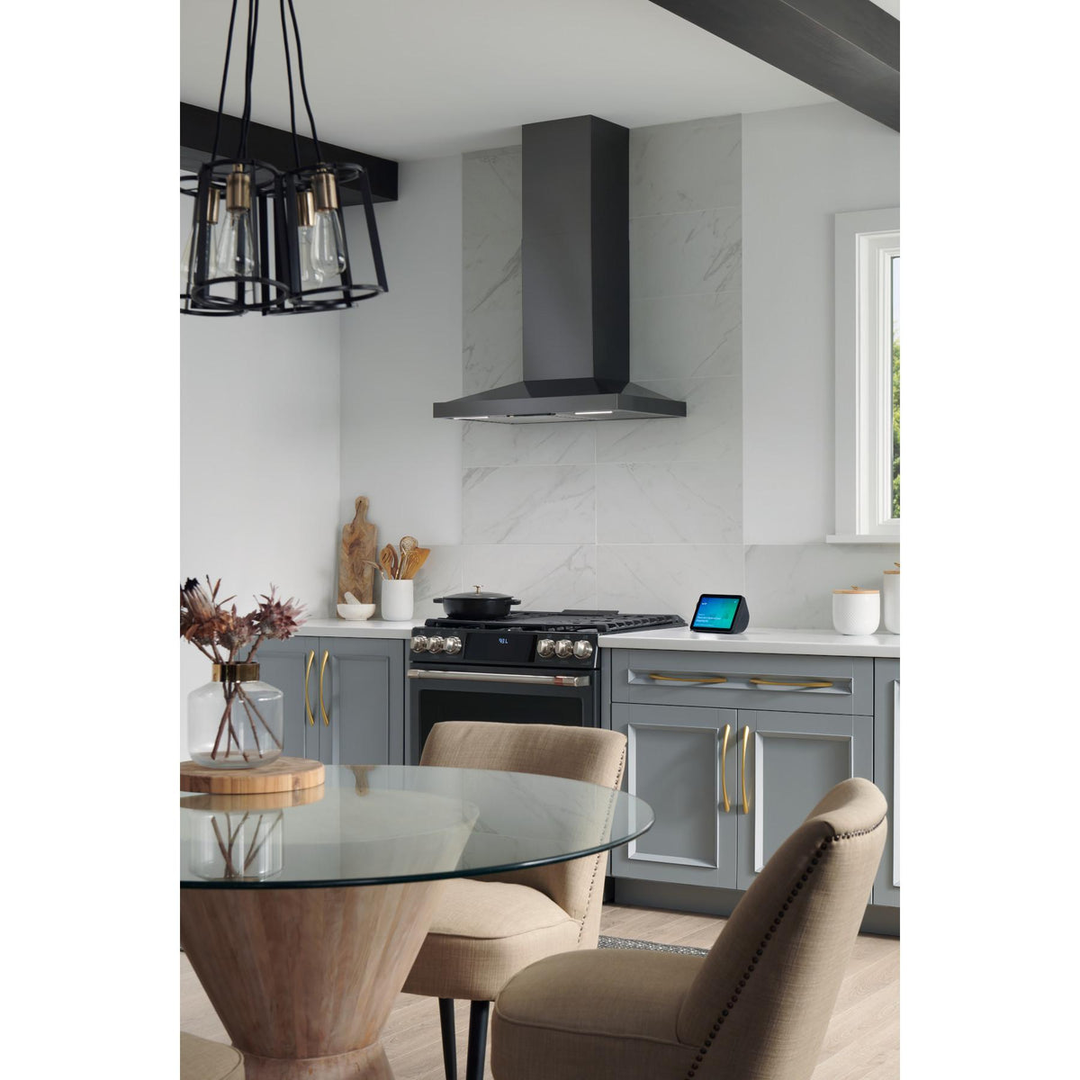  Broan 30-inch Pyramid Chimney Hood EWS1306BLS IMAGE 4