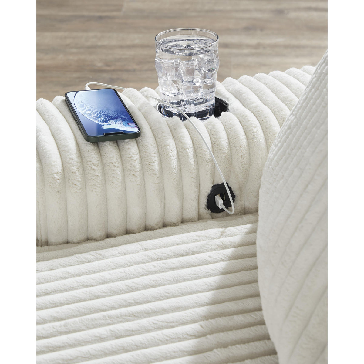  Signature Design by Ashley Lindyn 2110415 Chaise IMAGE 7