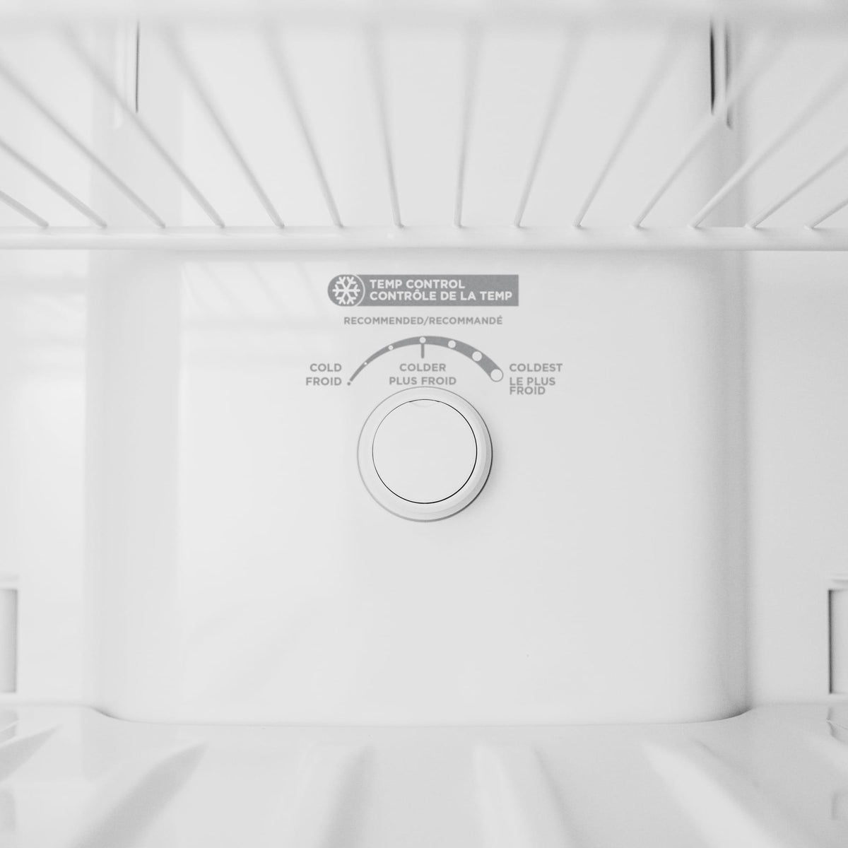 Danby 28-inch, 18 cu. ft. Freestanding Top Freezer Refrigerator DFF176B1WDB IMAGE 5