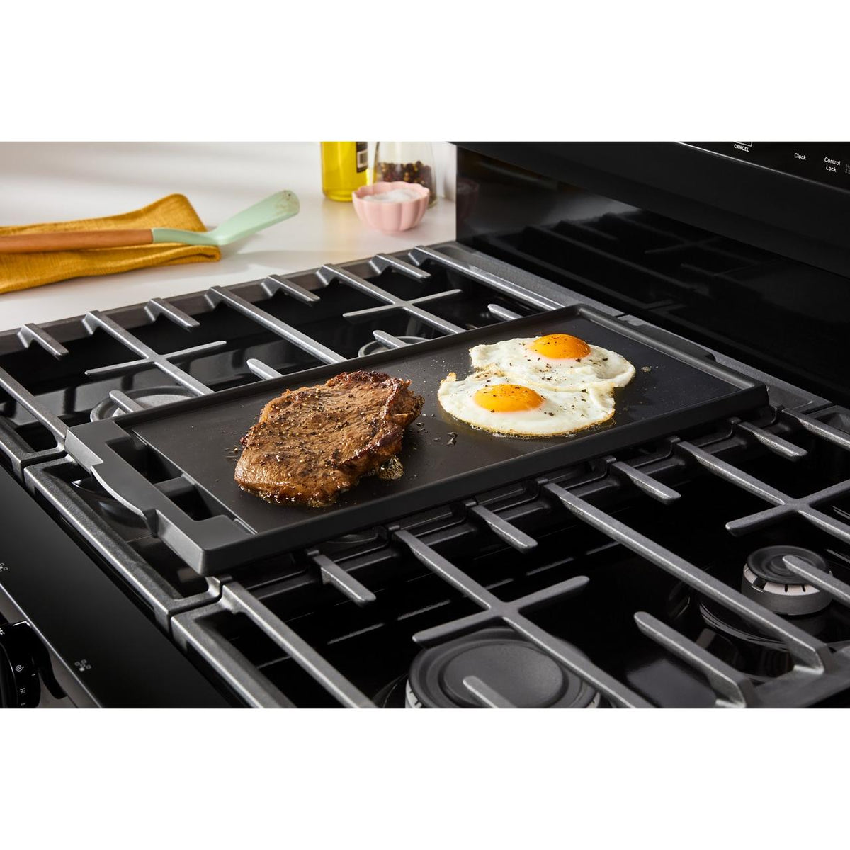  Whirlpool 30-inch Freestanding Gas Range with Air Fry Technology WFGS5030RB IMAGE 13