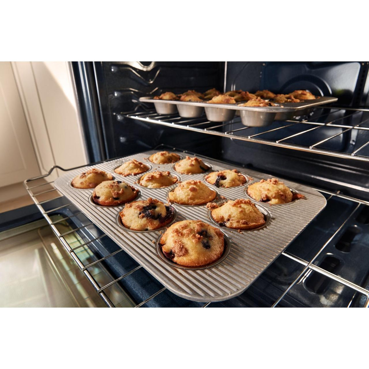  Whirlpool 30-inch Freestanding Gas Range with Air Fry Technology WFGS5030RW IMAGE 11