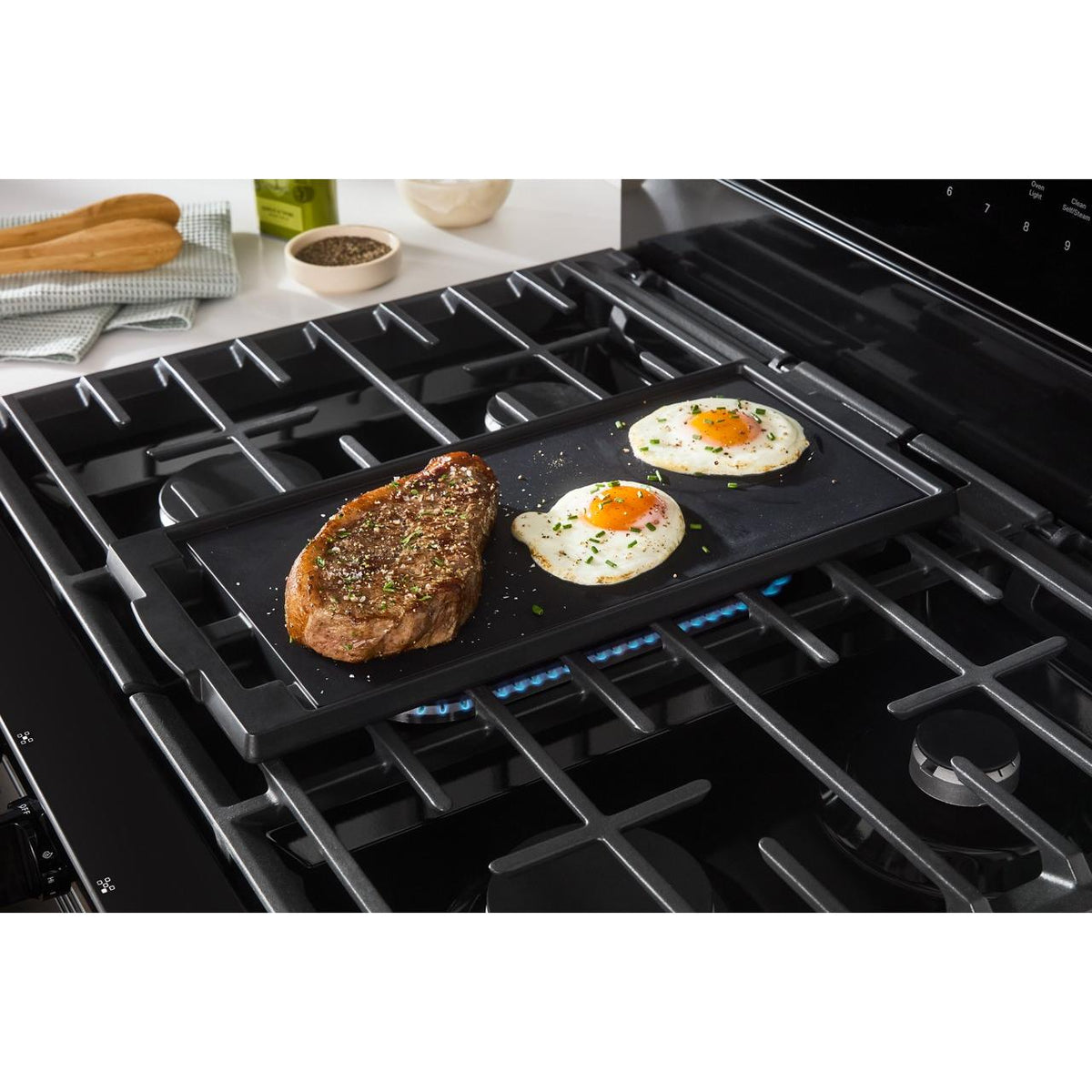  Whirlpool 30-inch Freestanding Gas Range with Air Fry Technology WFGS7530RB IMAGE 15