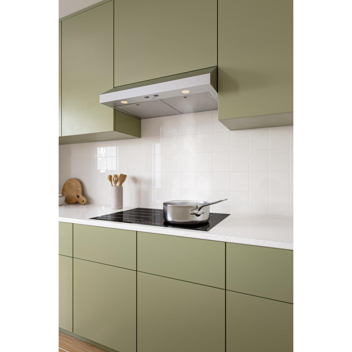  Broan 30-inch GLA1 Series Under Cabinet Range Hood GLA1303SS IMAGE 5