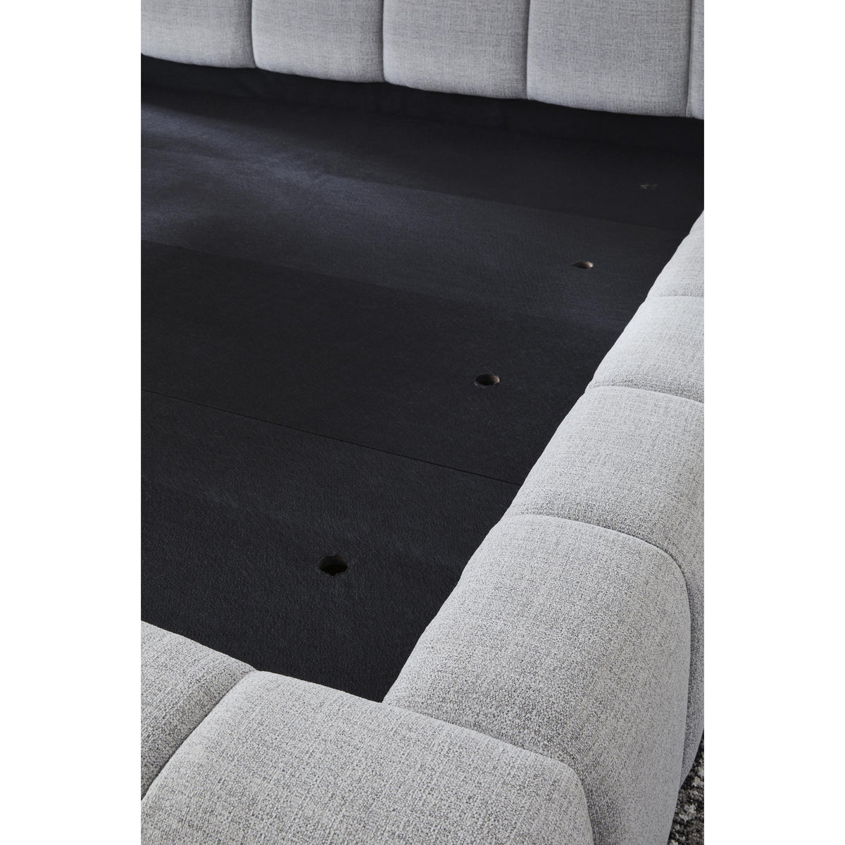 Signature Design by Ashley Grendusk B584B1 Queen Upholstered Bed IMAGE 4