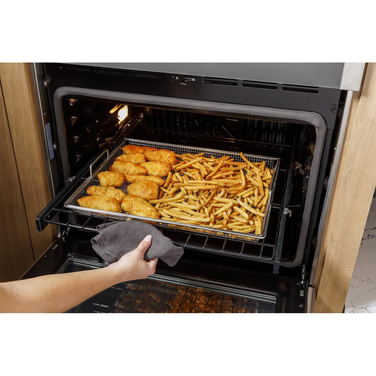  GE Air Fry Basket JXAFTRAY1VSS IMAGE 3