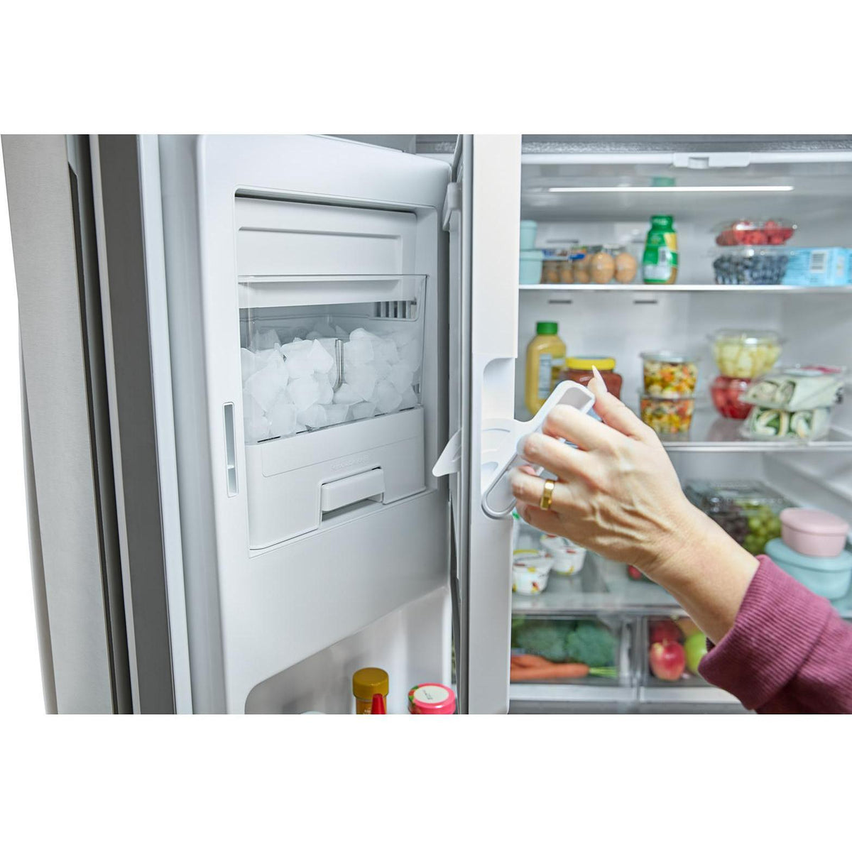  Whirlpool 36-inch, 30 cu. ft. Freestanding French 3-Door Refrigerator with External Water and Ice Dispensing System WRFF3536SV IMAGE 10