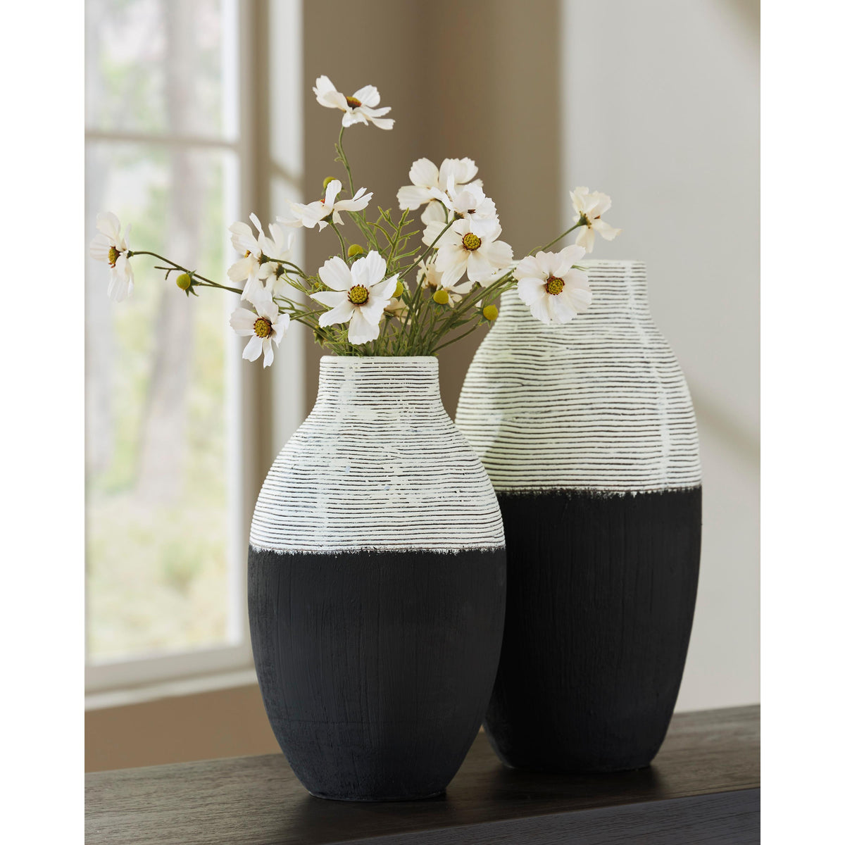 Signature Design by Ashley Girtha A2000876 Vase IMAGE 3