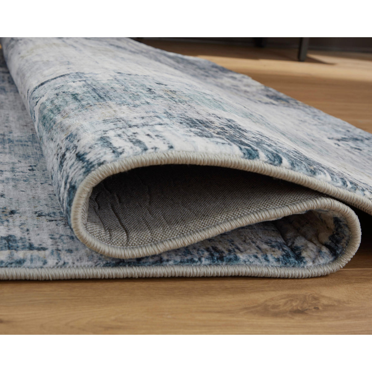  Signature Design by Ashley Arlenmont R407482 Memory Foam Medium Rug IMAGE 4
