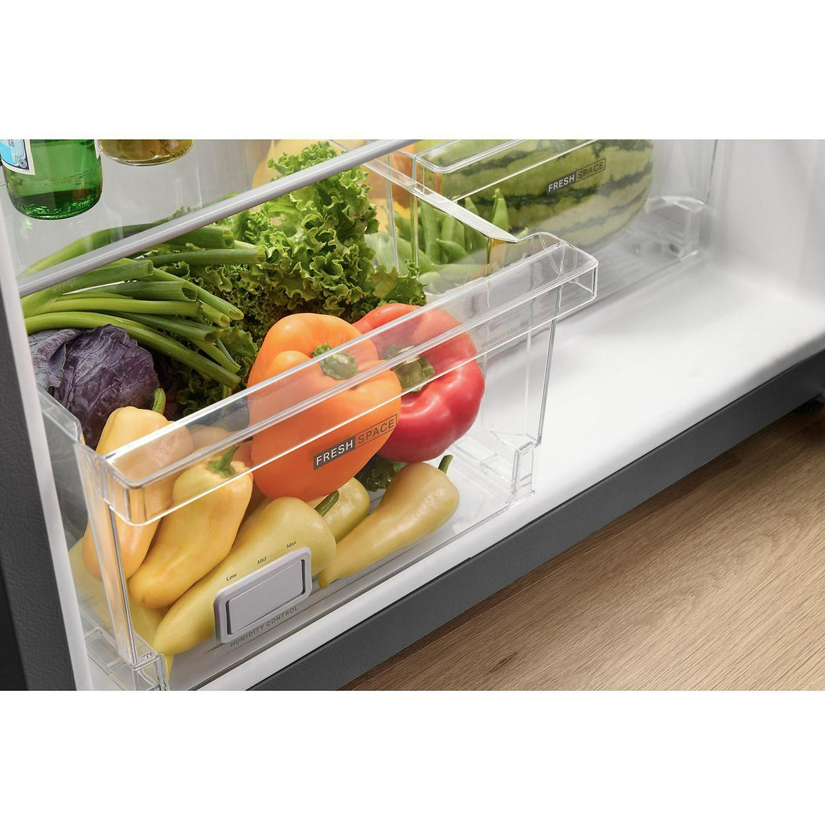  Whirlpool 29.5-inch, 19 Cu. Ft. Top Freezer Refrigerator with Total Coverage Cooling WRTX5419SB IMAGE 9