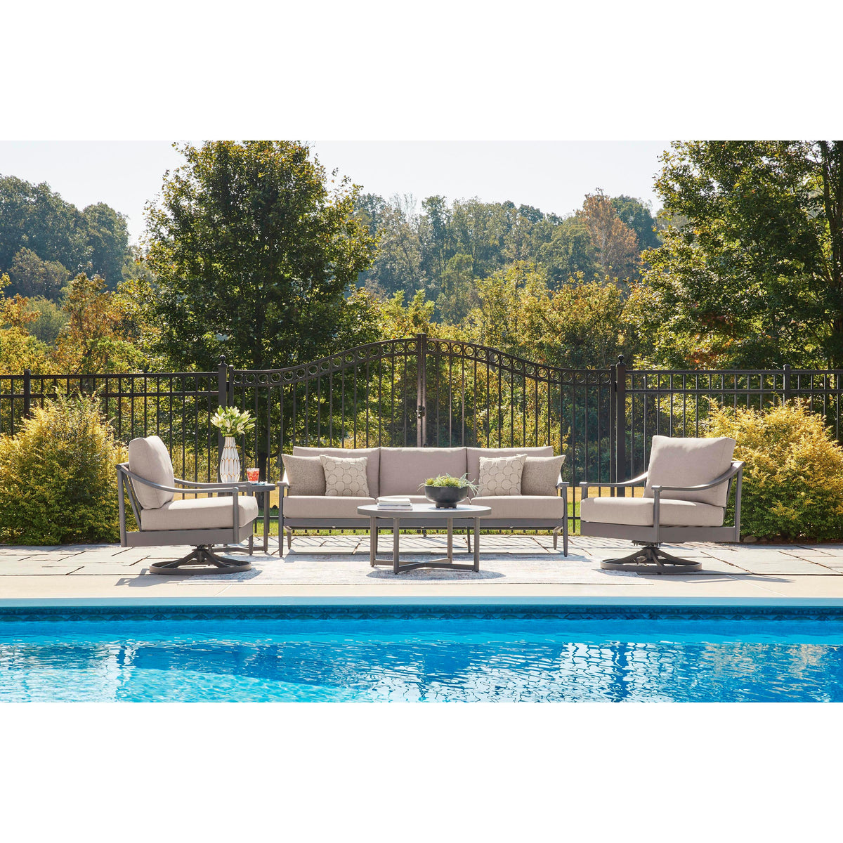  Signature Design by Ashley Ocean Beach PCP510-821 Swivel Lounge with  Cushion IMAGE 6