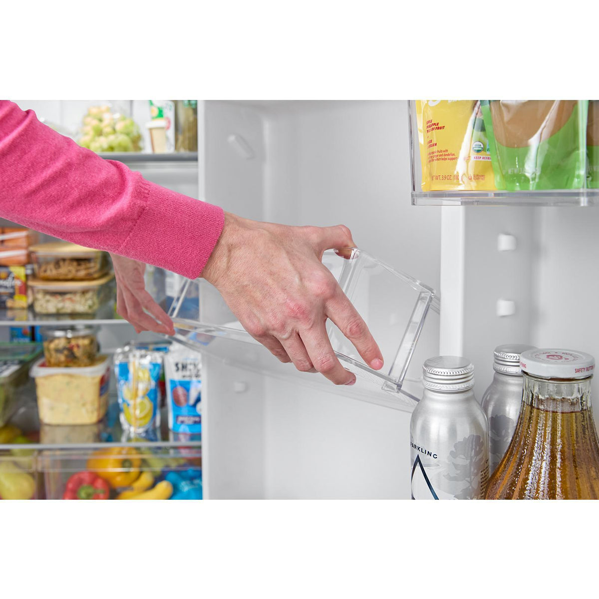  Whirlpool 28-inch, 18.0 Cu. Ft. Top Freezer Refrigerator with Total Coverage Cooling WRTX5118TZ IMAGE 9