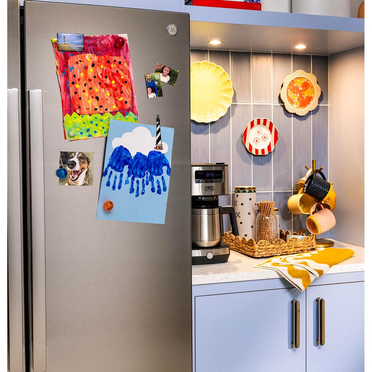  GE 27.9 cu. ft. Side-By-Side Refrigerator with Extra Tall Dispenser GSS28NYYFS IMAGE 15