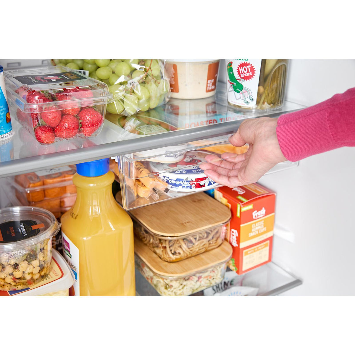 Whirlpool 28-inch, 14 cu. ft. Top Freezer Refrigerator with Total Coverage Cooling WRTX3314TW IMAGE 3