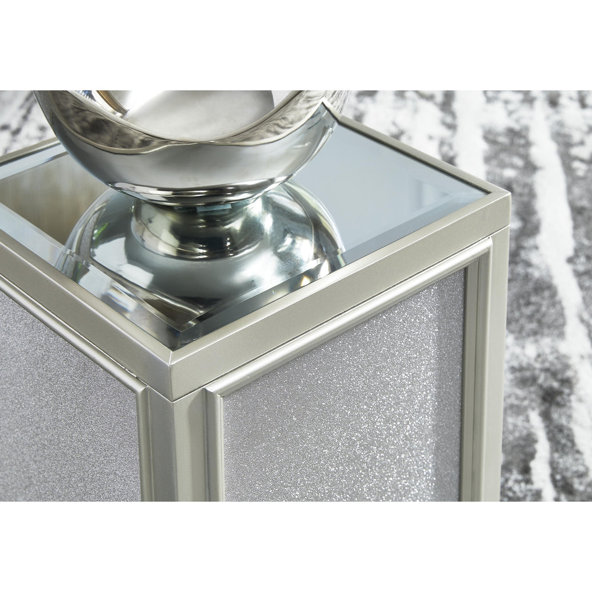 Signature Design by Ashley Traleena Nesting Tables T957-16 IMAGE 4